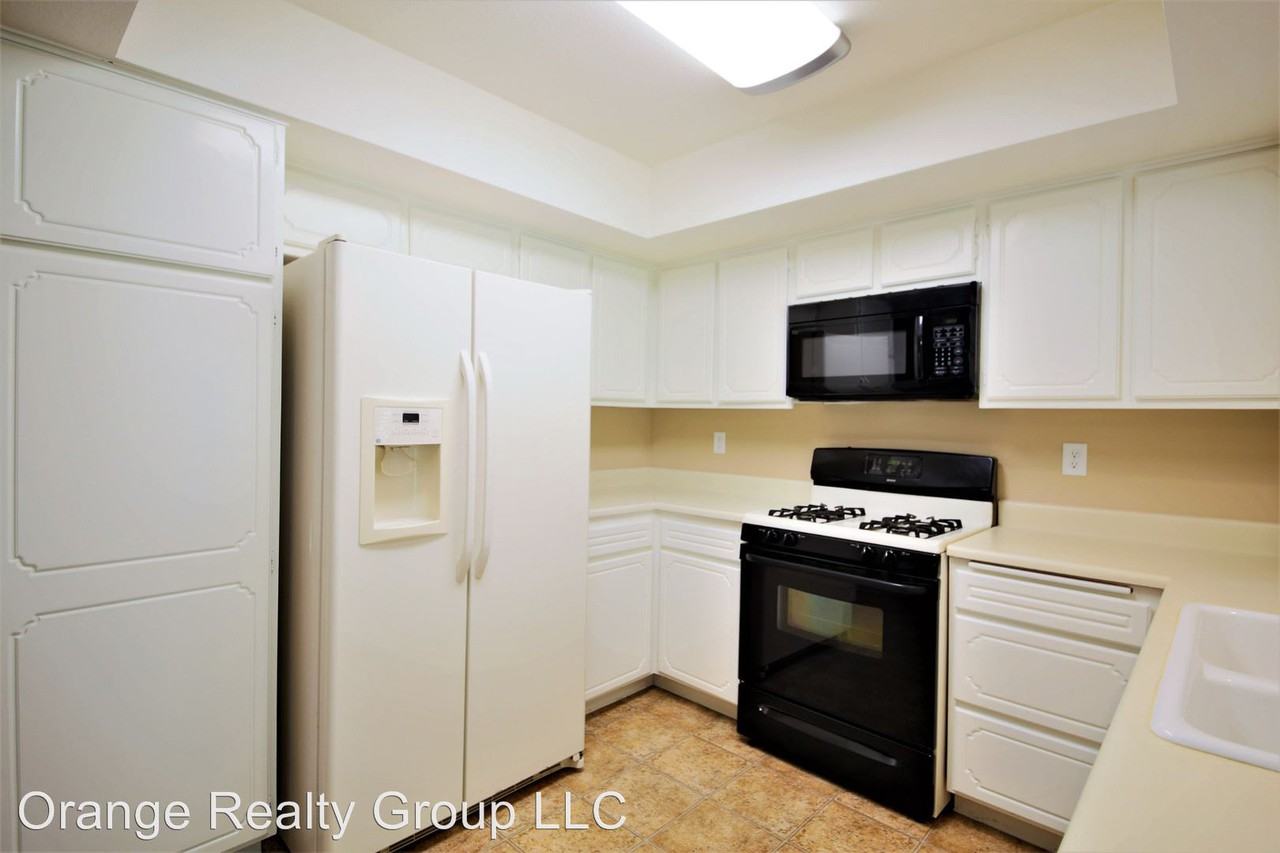 2408 El Cortez Ave - Photo 3 of 14