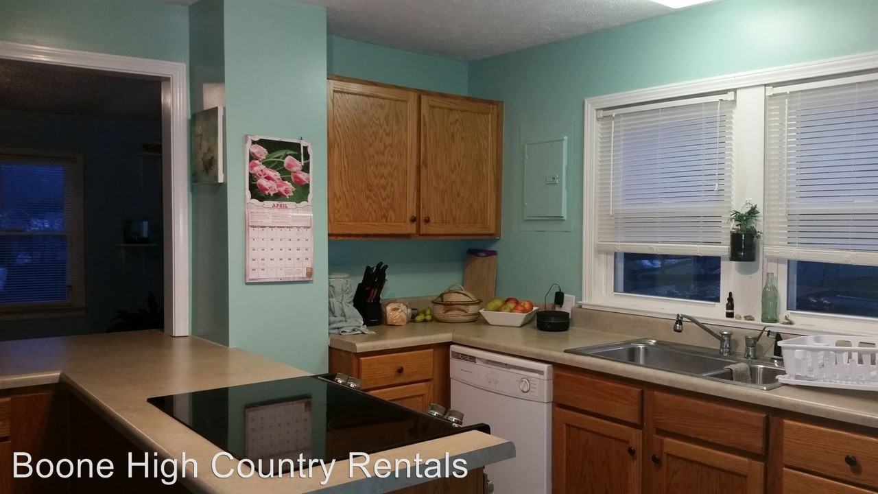 154 Wallace Ln - Photo 3 of 11