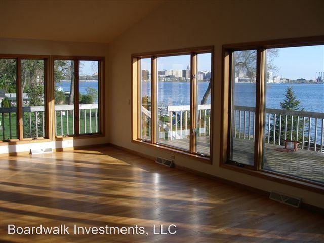 374 E Lakeside St - Photo 2 of 16