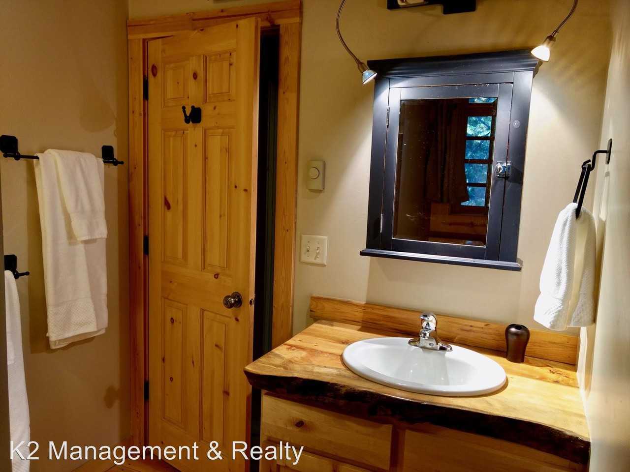 76 Spruce St - Photo 3 of 8