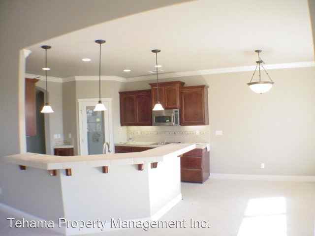 20485 The Oaks Dr - Photo 3 of 9