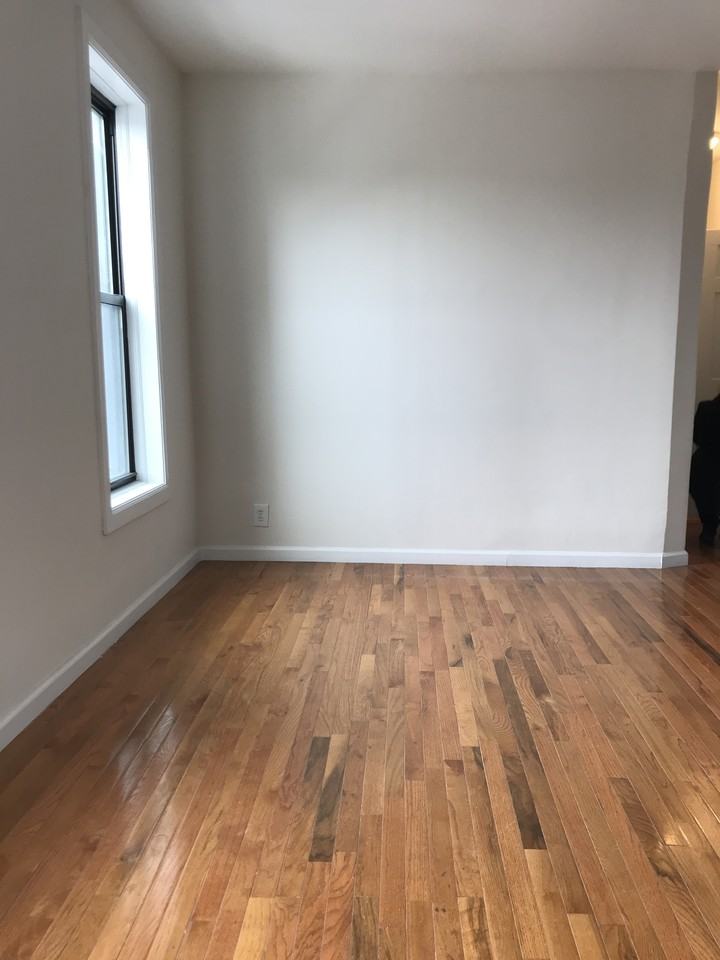 Amsterdam Ave & W 178th St #4C