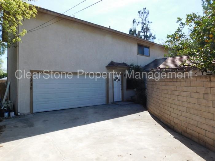 7818 Amestoy Ave - Photo 2 of 15