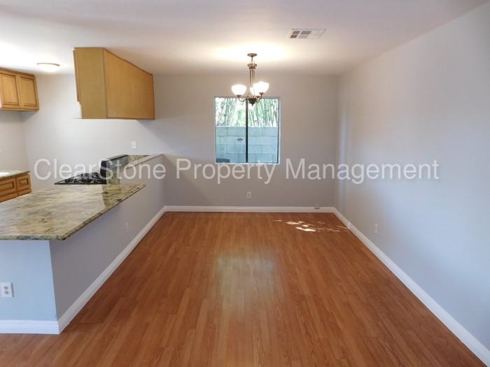 7818 Amestoy Ave - Photo 3 of 15