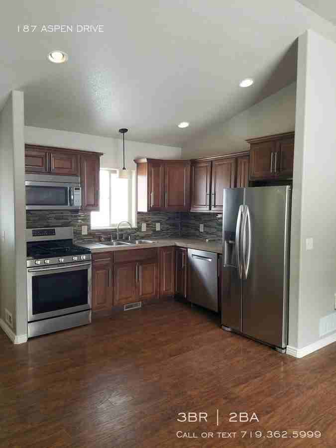 187 Aspen Dr - Photo 2 of 24