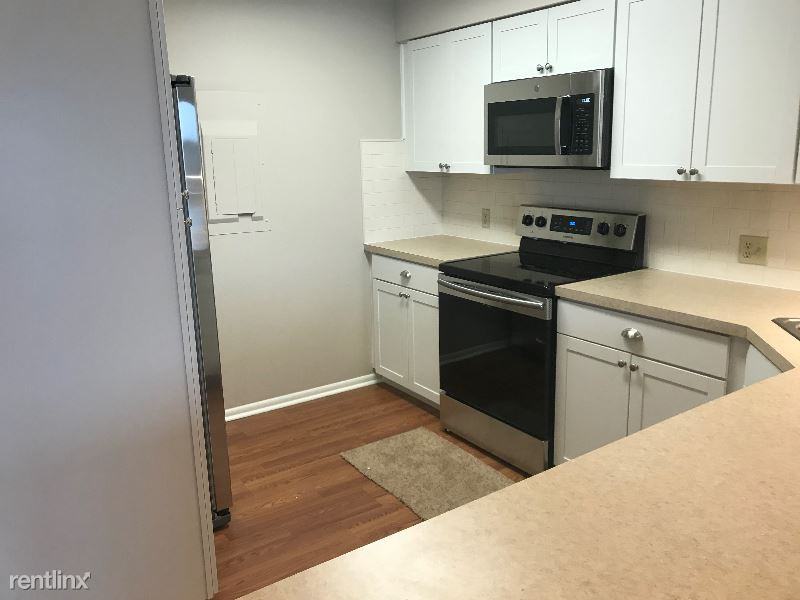 1512 Harbor Ln - Photo 3 of 23