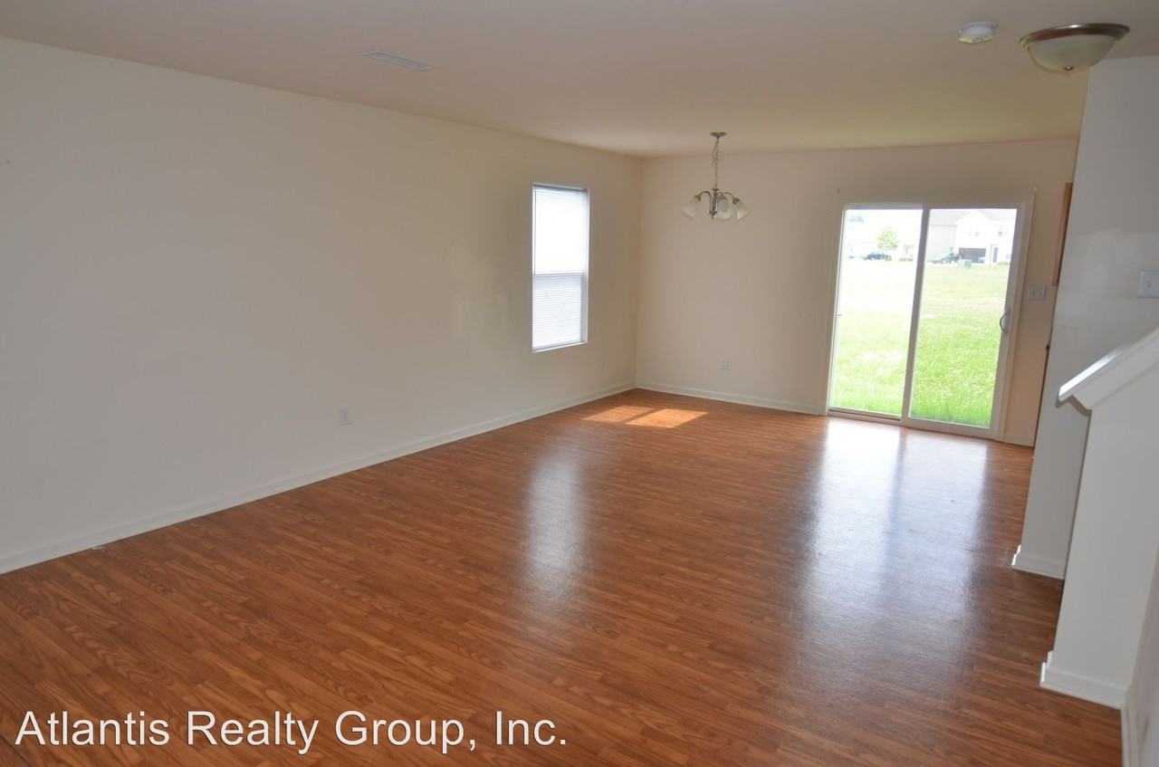 7952 Amadeus Dr - Photo 3 of 13