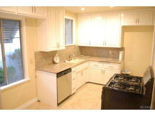 11126 Lynrose St - Photo 3 of 17