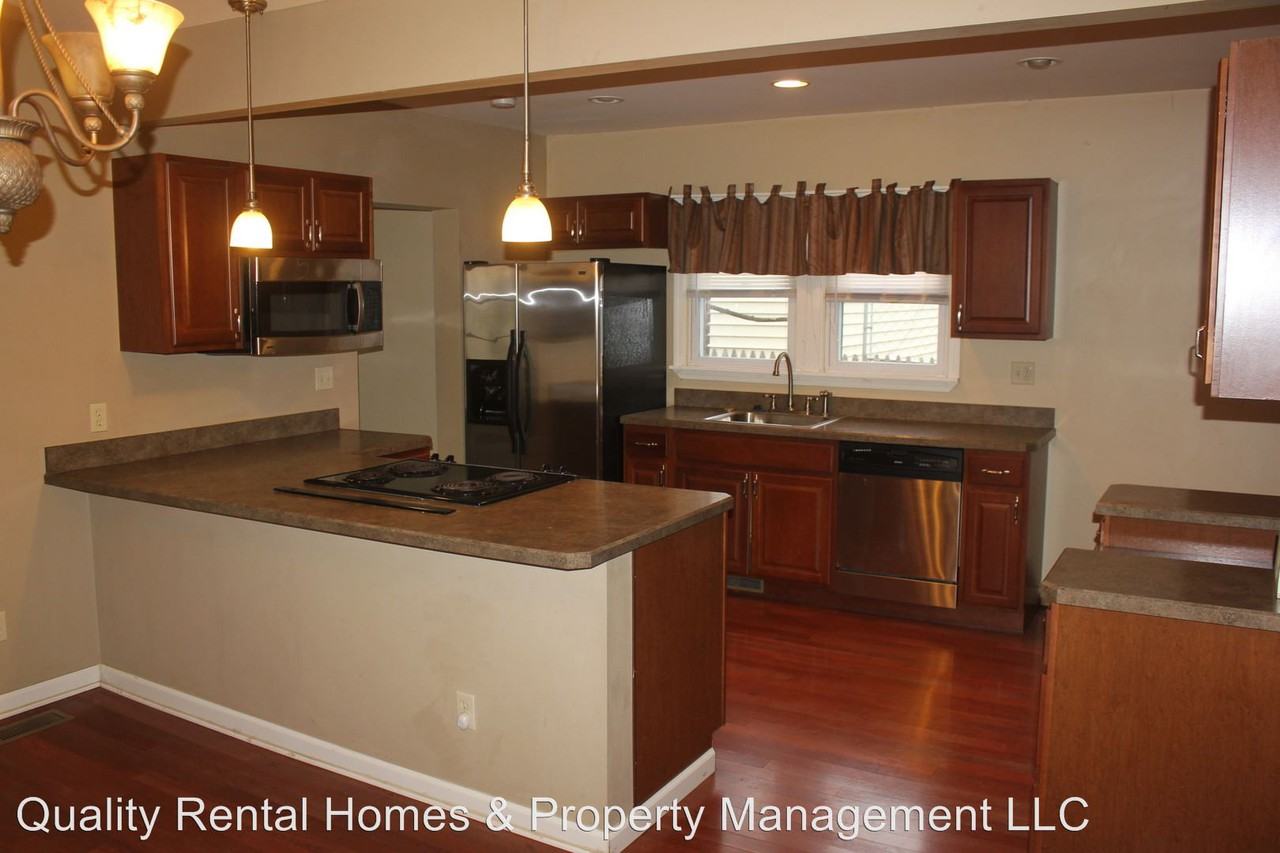 502 S Oak St - Photo 3 of 18