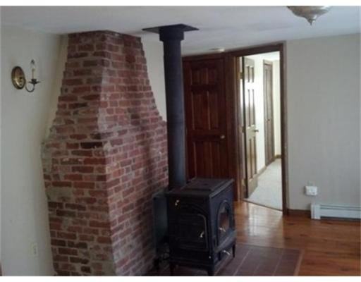 193 Old Plymouth Rd - Photo 3 of 5