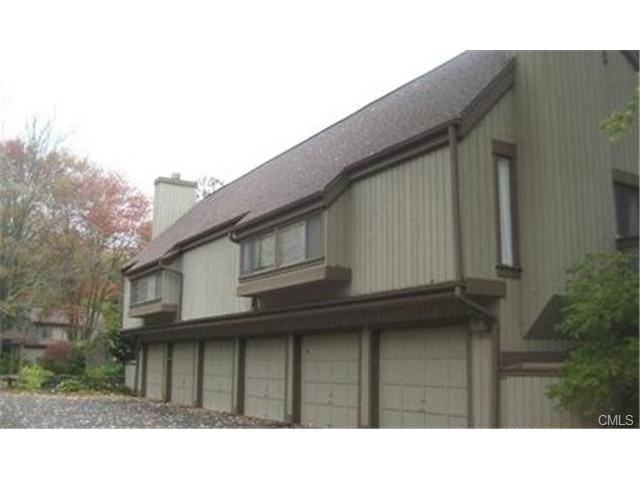 426 Village St #B - Photo 2 of 6