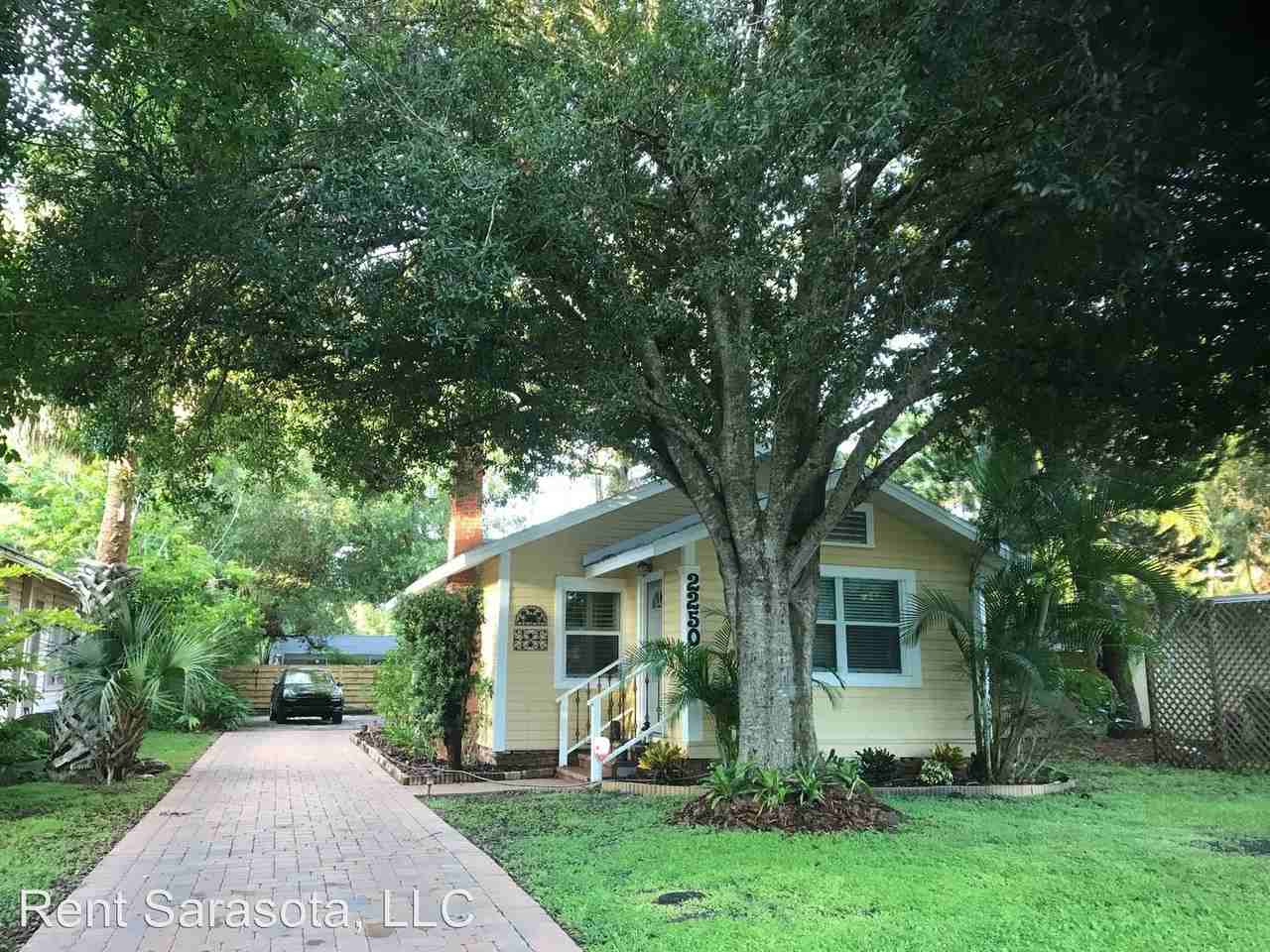 2250 Hillview St - Photo 2 of 17