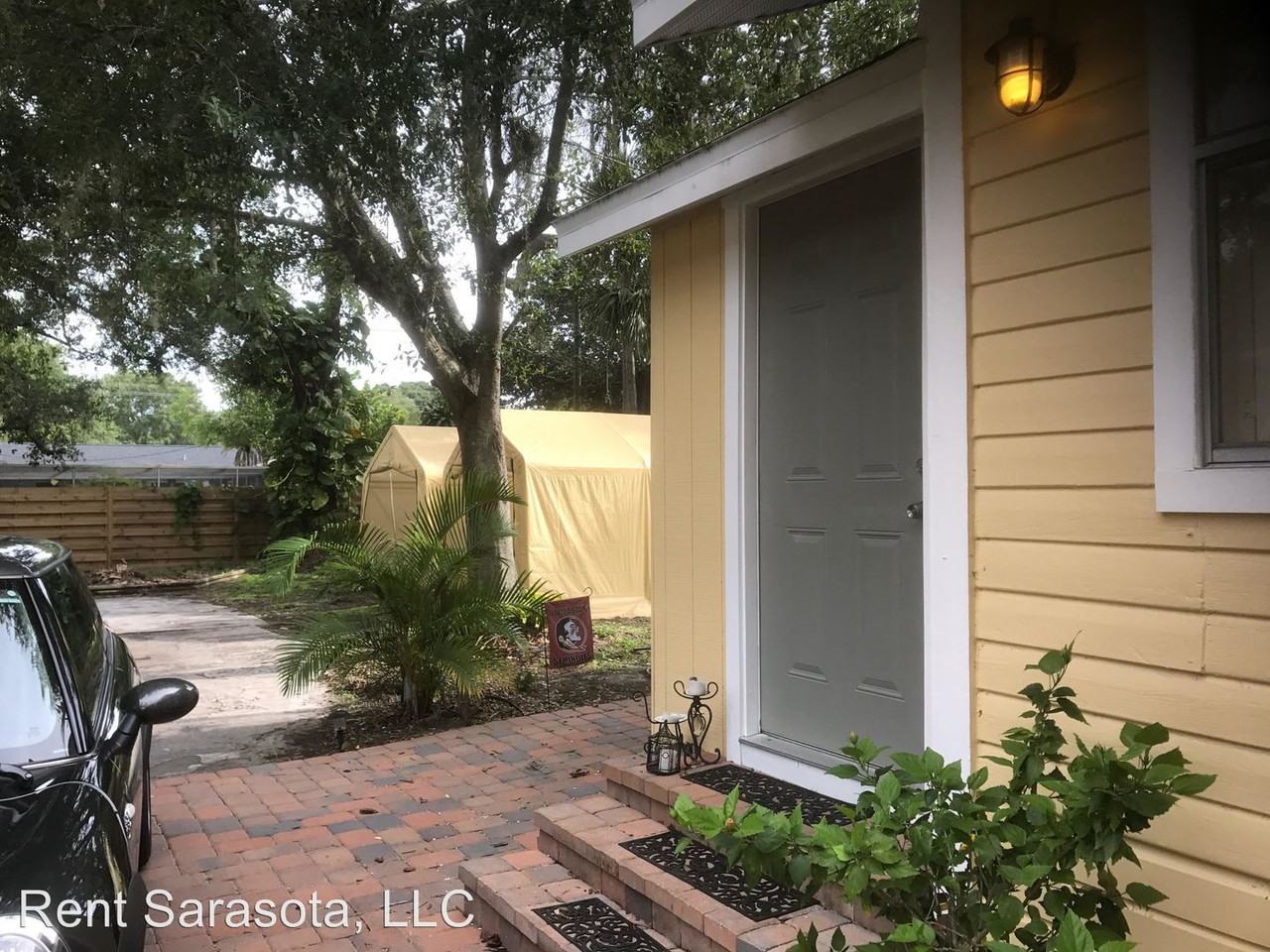 2250 Hillview St - Photo 3 of 17
