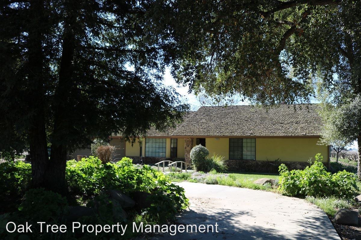 7463 S Maple Ave - Photo 2 of 14