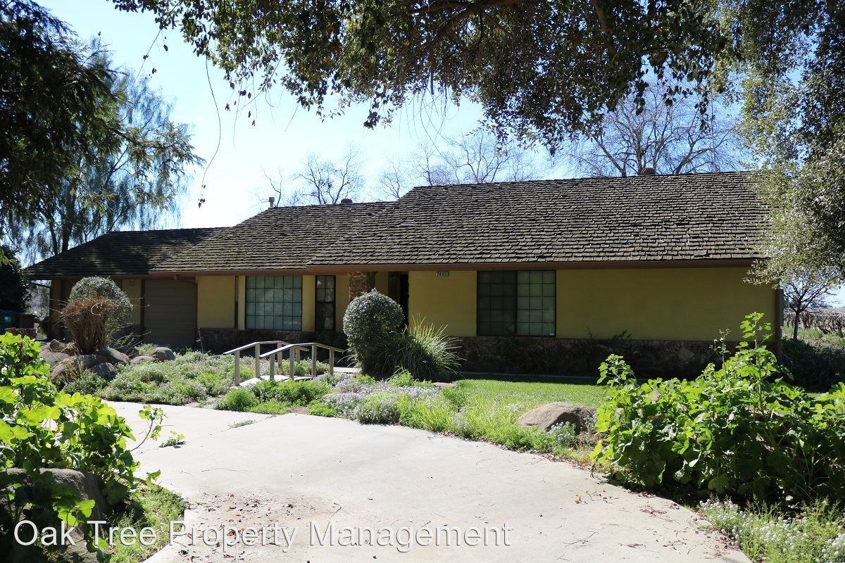 7463 S Maple Ave - Photo 3 of 14