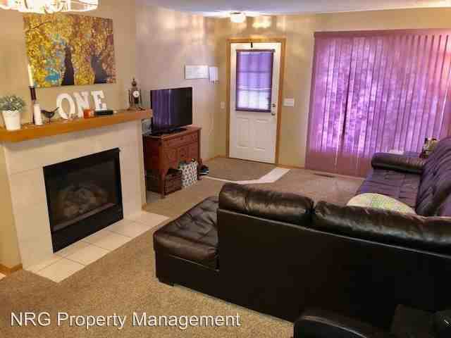 20564 Abbey Ln - Photo 3 of 8