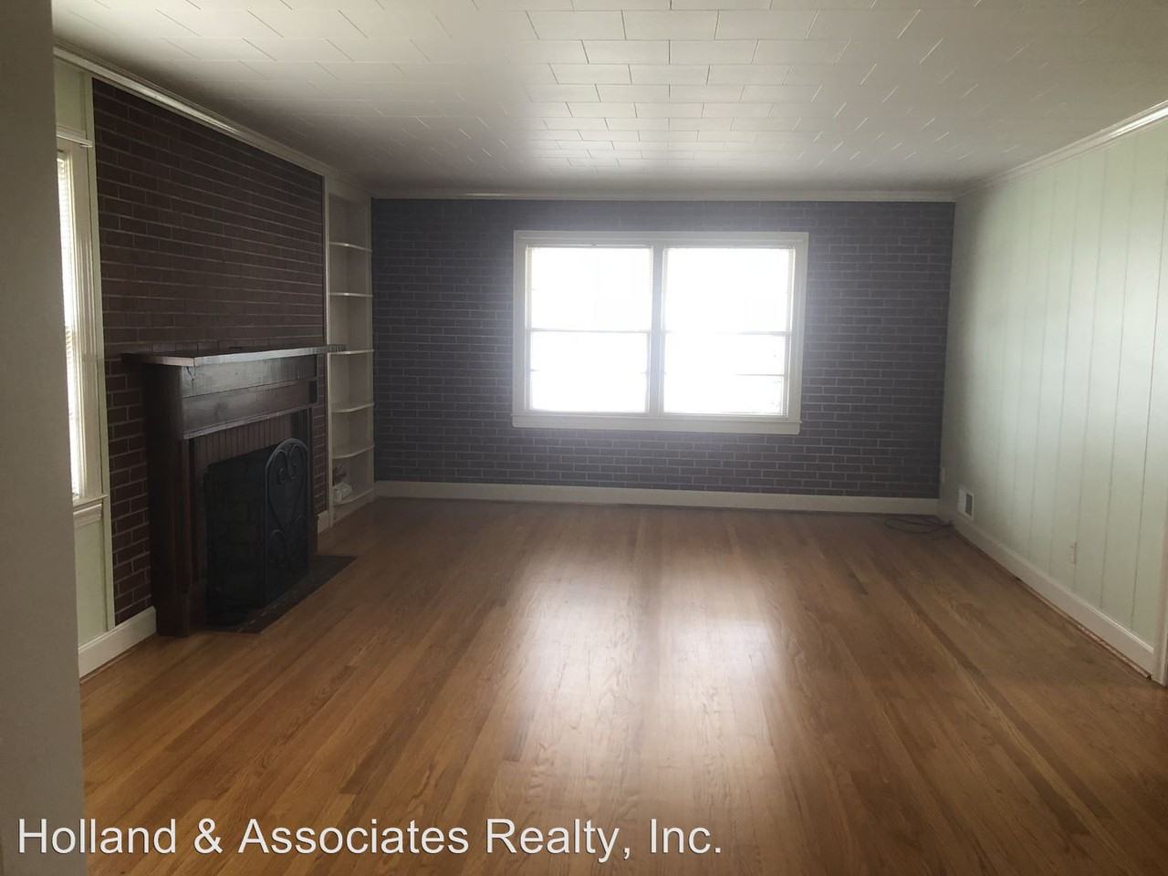 404 E Main St - Photo 2 of 10