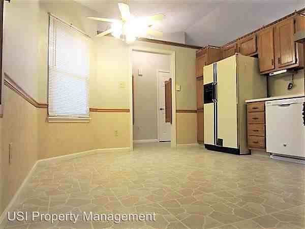 1638 Park Hurst Dr - Photo 3 of 14