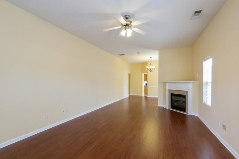 1445 Lafayette Square - Photo 2 of 24