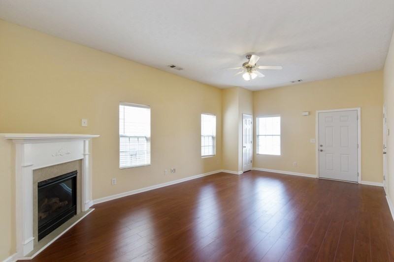 1445 Lafayette Square - Photo 3 of 24