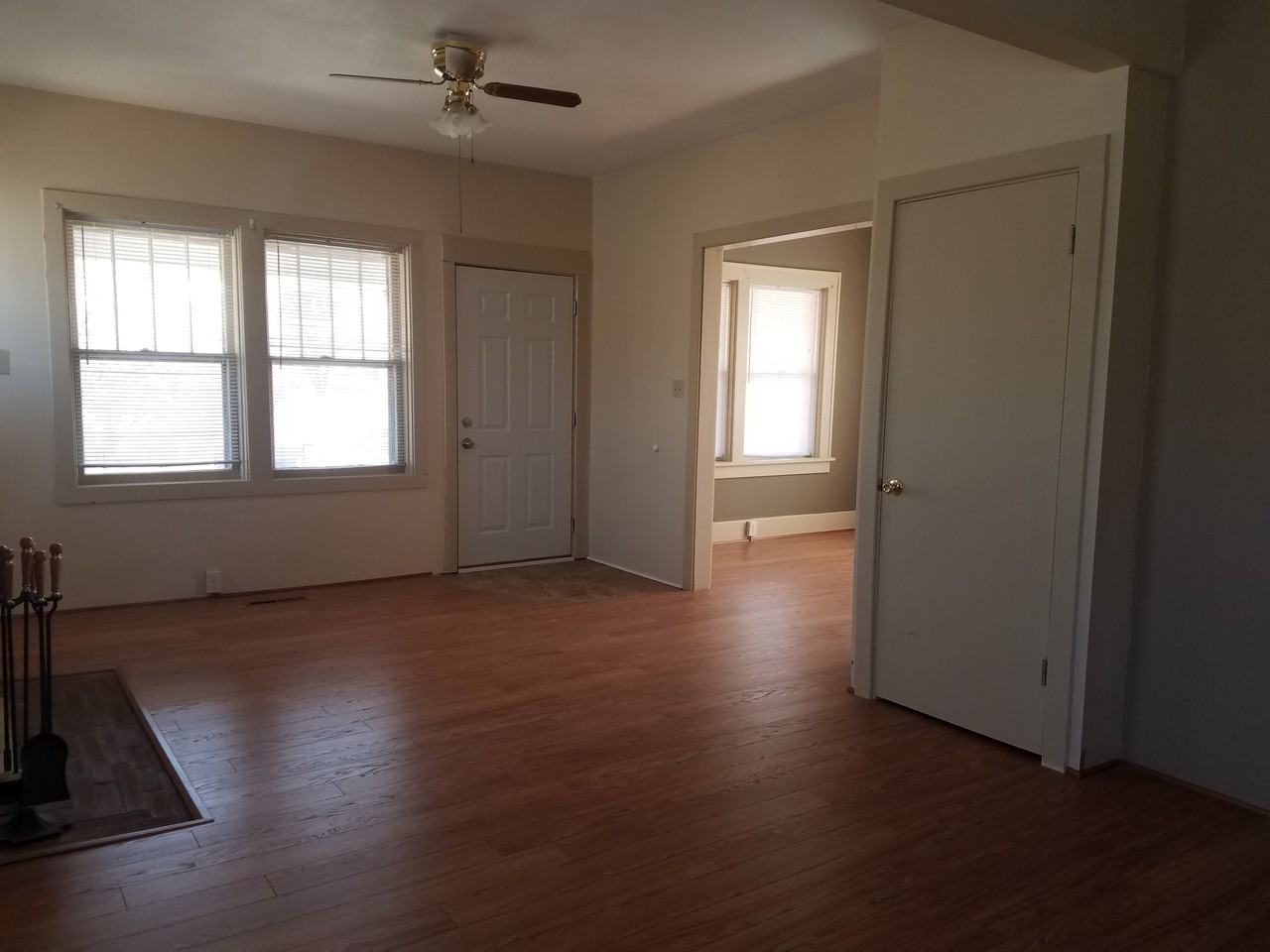 1013 S Helen St - Photo 3 of 11