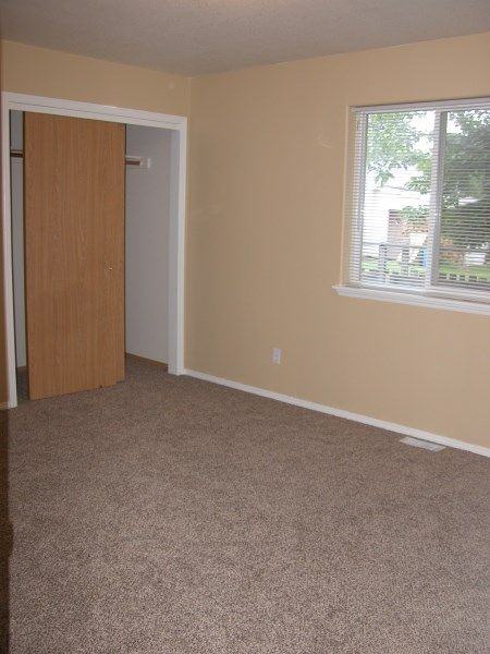 1015 Spruce St - Photo 2 of 4