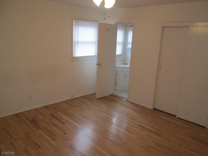 35 Shelly Dr - Photo 2 of 12