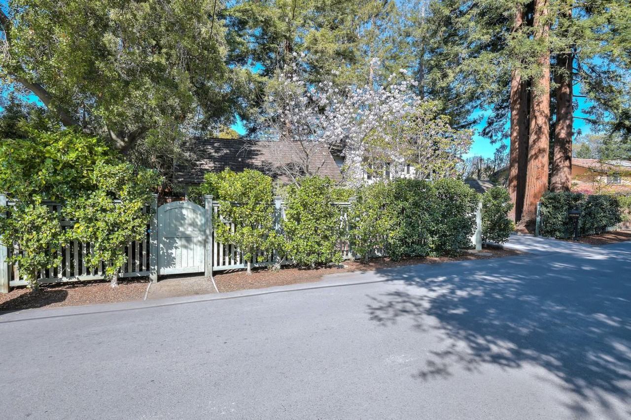 1110 Arbor Rd - Photo 3 of 50