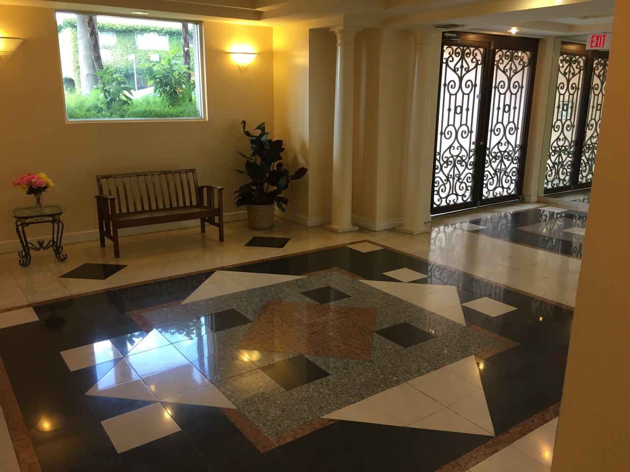 The Courtyard at Sherman Oaks - Photo 3 of 17