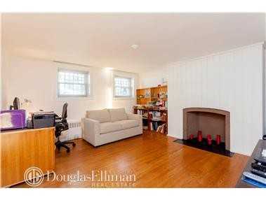 120 Washington Pl #1 - Photo 2 of 4