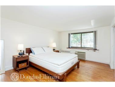 120 Washington Pl #1 - Photo 3 of 4