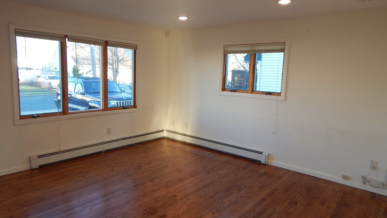 28 Herbert Ave - Photo 3 of 12