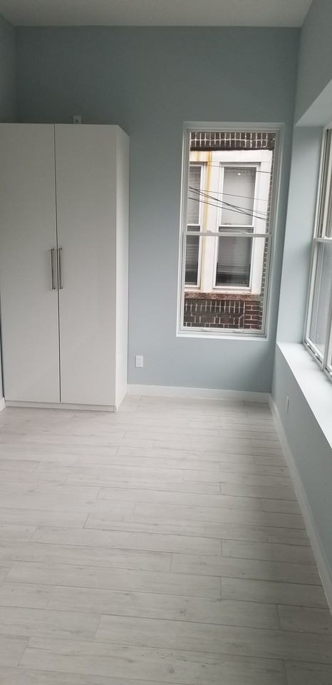 560 RIVERDALE  STREET - Photo 3 of 9