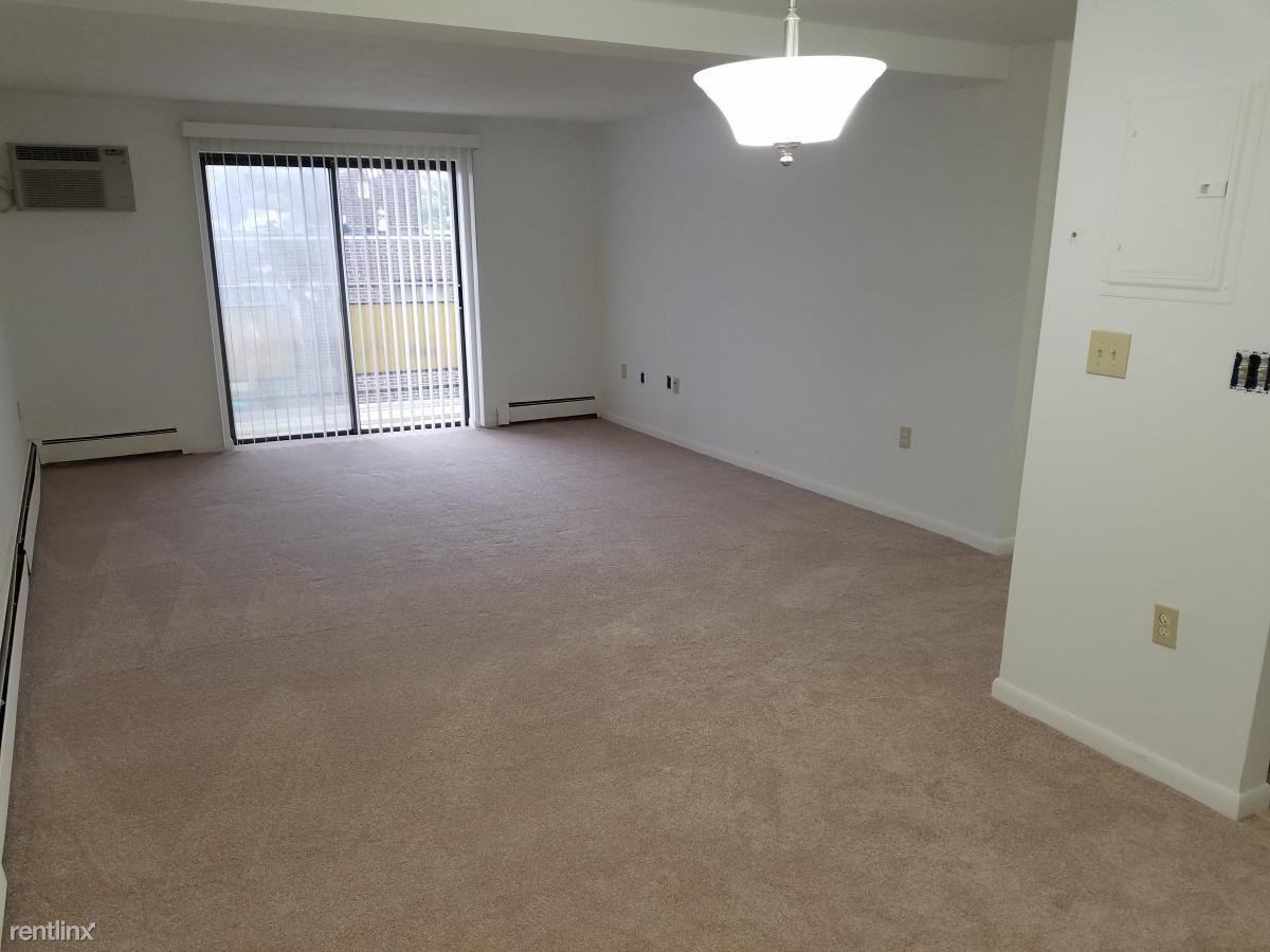 1123 Revere Beach Pkwy - Photo 2 of 6