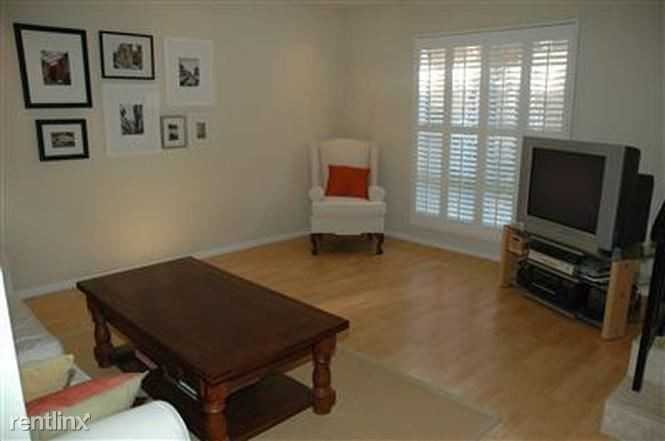 4075 Yankee Dr - Photo 3 of 9