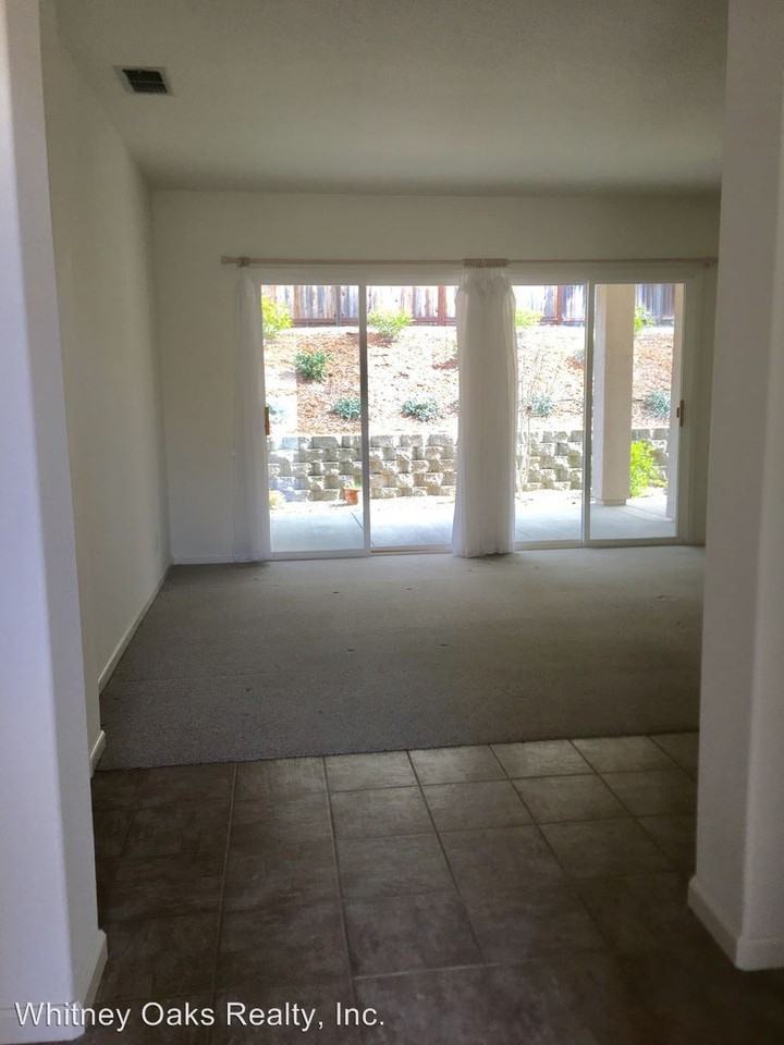 2421 Churchill Ct - Photo 2 of 23