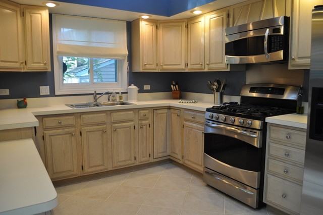 1332 Stonegate Rd - Photo 3 of 24