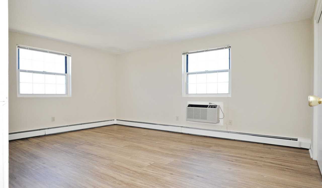 Waterford Village Apartments - Photo 3 of 21