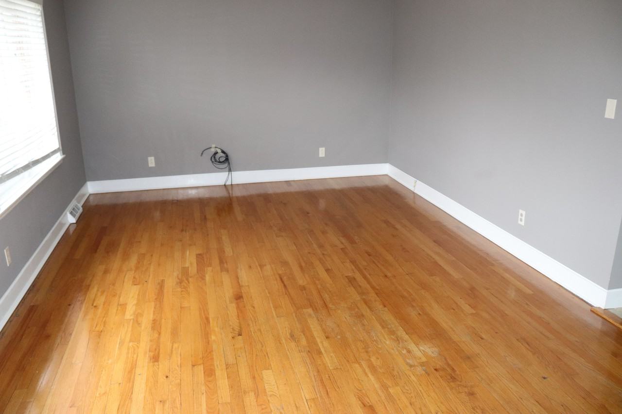 8713 N Charlotte St - Photo 2 of 10