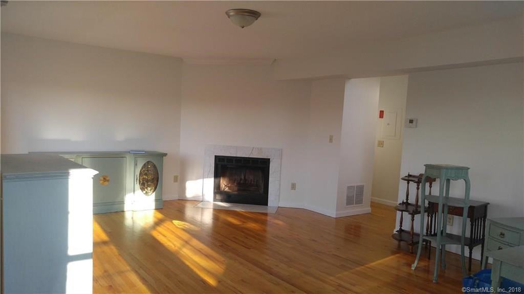 744 Quinnipiac Ct #9 - Photo 3 of 5