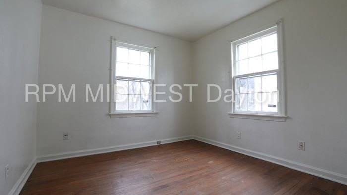 4428 Greenwich Village Ave - Photo 3 of 10