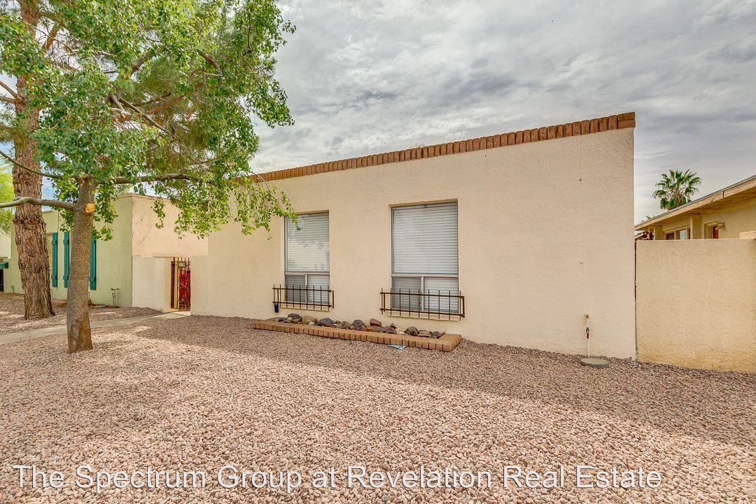 319 W Pebble Beach Dr - Photo 2 of 29