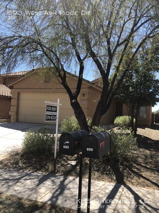 693 W Ash Ridge Dr - Photo 2 of 26