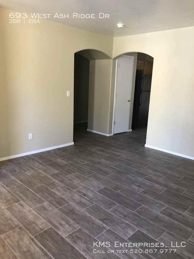 693 W Ash Ridge Dr - Photo 3 of 26