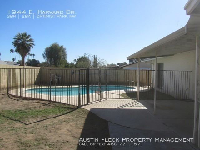 1944 E Harvard Dr - Photo 2 of 6