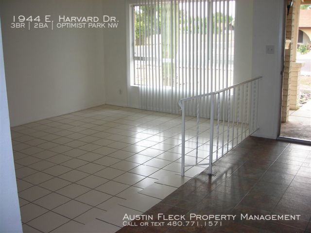 1944 E Harvard Dr - Photo 3 of 6