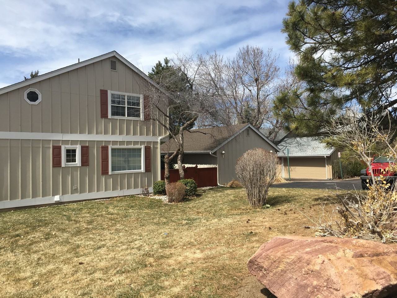 7642 S Rosemary Cir - Photo 2 of 44