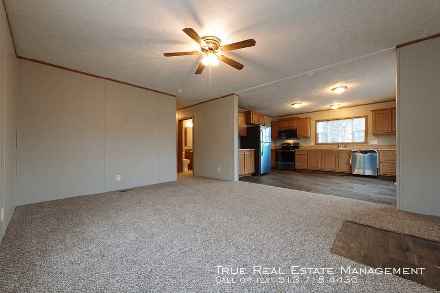 1360 Chamberlain Ave - Photo 3 of 19