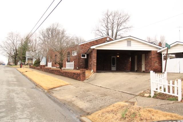 621 W Monroe St - Photo 3 of 18