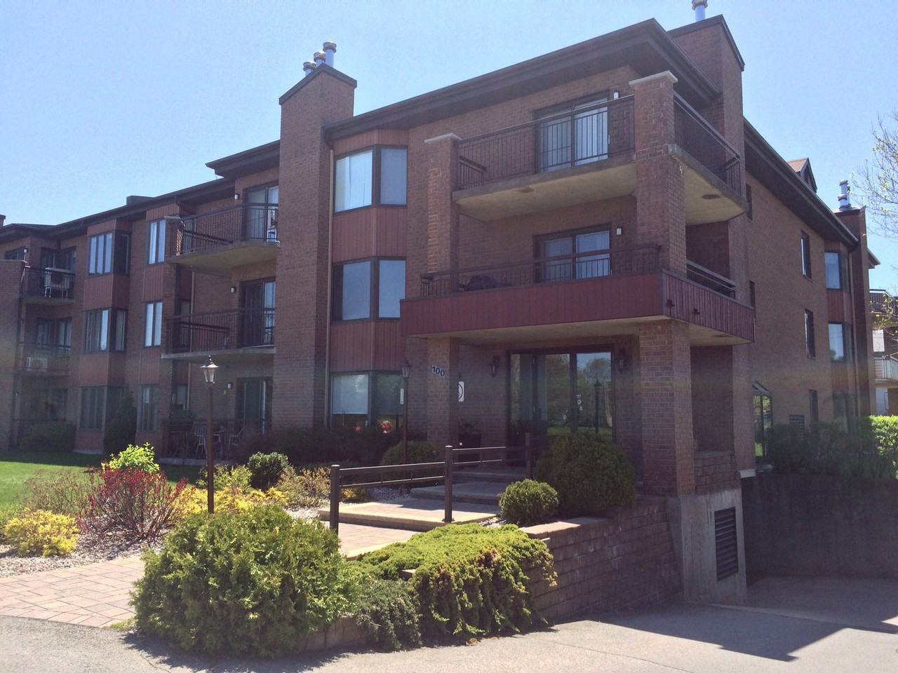 100 Rue Jean de la Londe 202, Baied'Urfé, QC H9X 3T8 2 Bedroom Apartment for Rent PadMapper